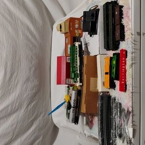 Vintage Train Set W Various Cars & Old Pieces Mixed Bundle #A4 CRATE